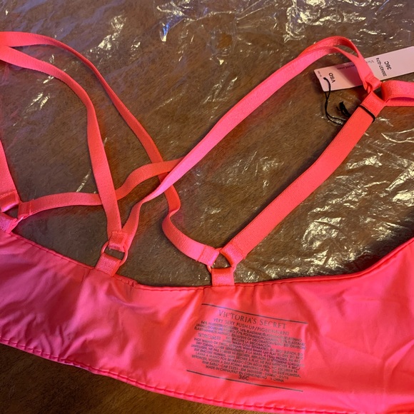 Victoria Secret Very Sexy Push-up 36C NWT 2 bras - Picture 5 of 5